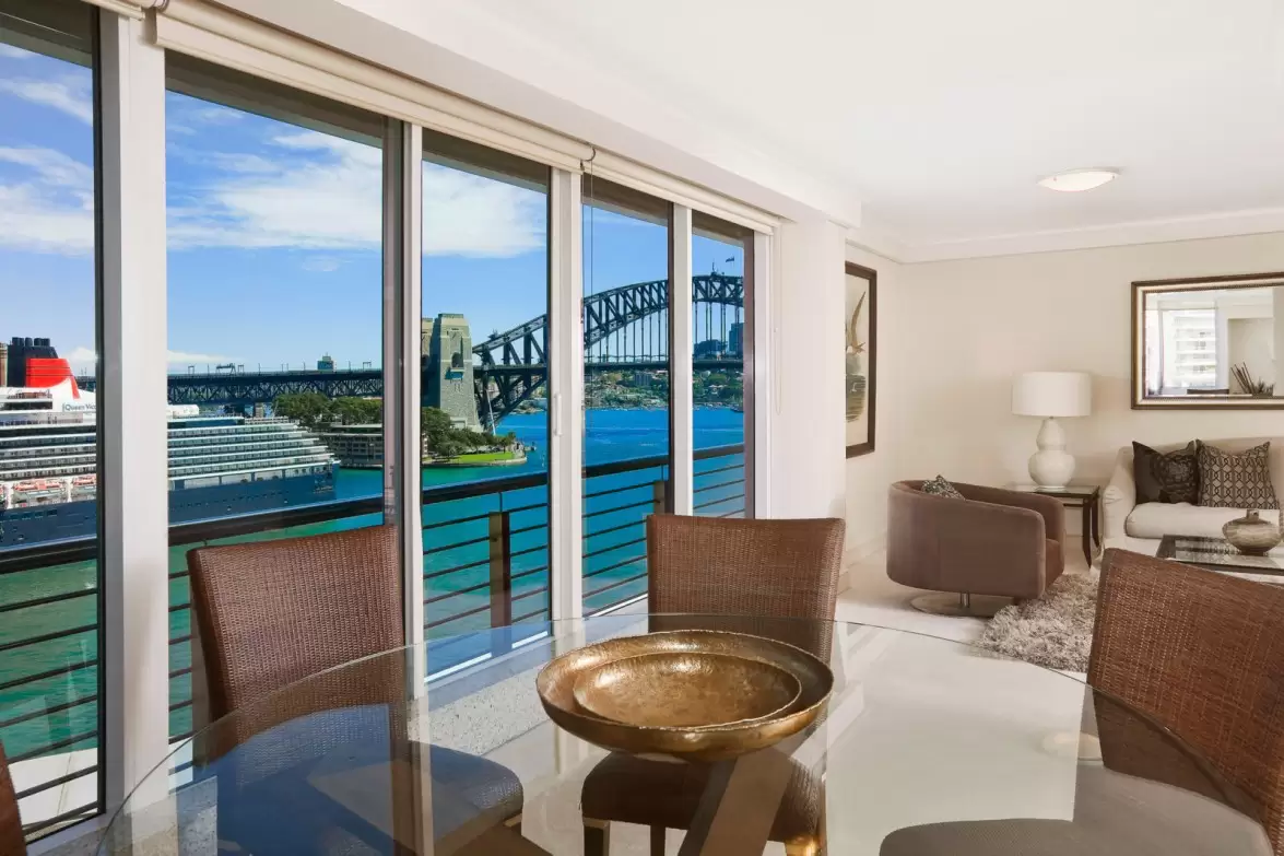 124/1 Macquarie Street, Sydney Sold by Sydney Sotheby's International Realty - image 4