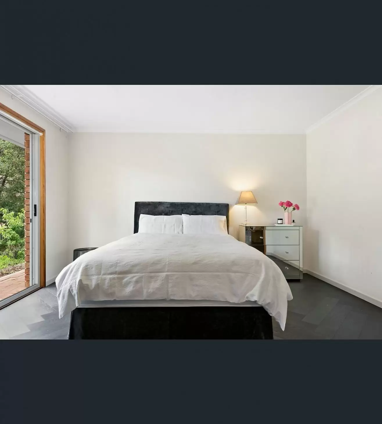 1 Peppercorn Place, Kirrawee Sold by Sydney Sotheby's International Realty - image 4