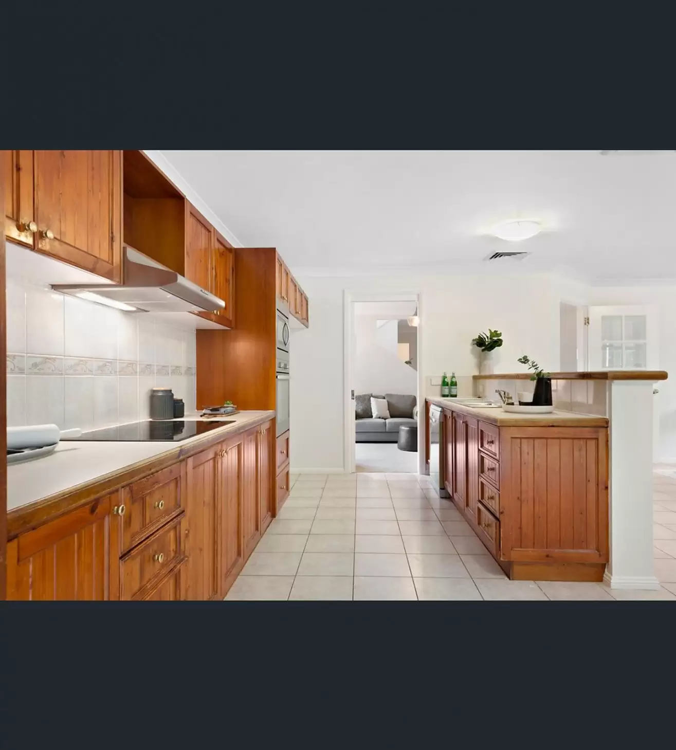 6 Cattai Creek Drive, Kellyville Sold by Sydney Sotheby's International Realty - image 4