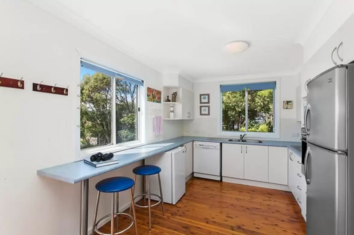 555 Lawrence Hargrave Drive, Wombarra Sold by Sydney Sotheby's International Realty - image 4