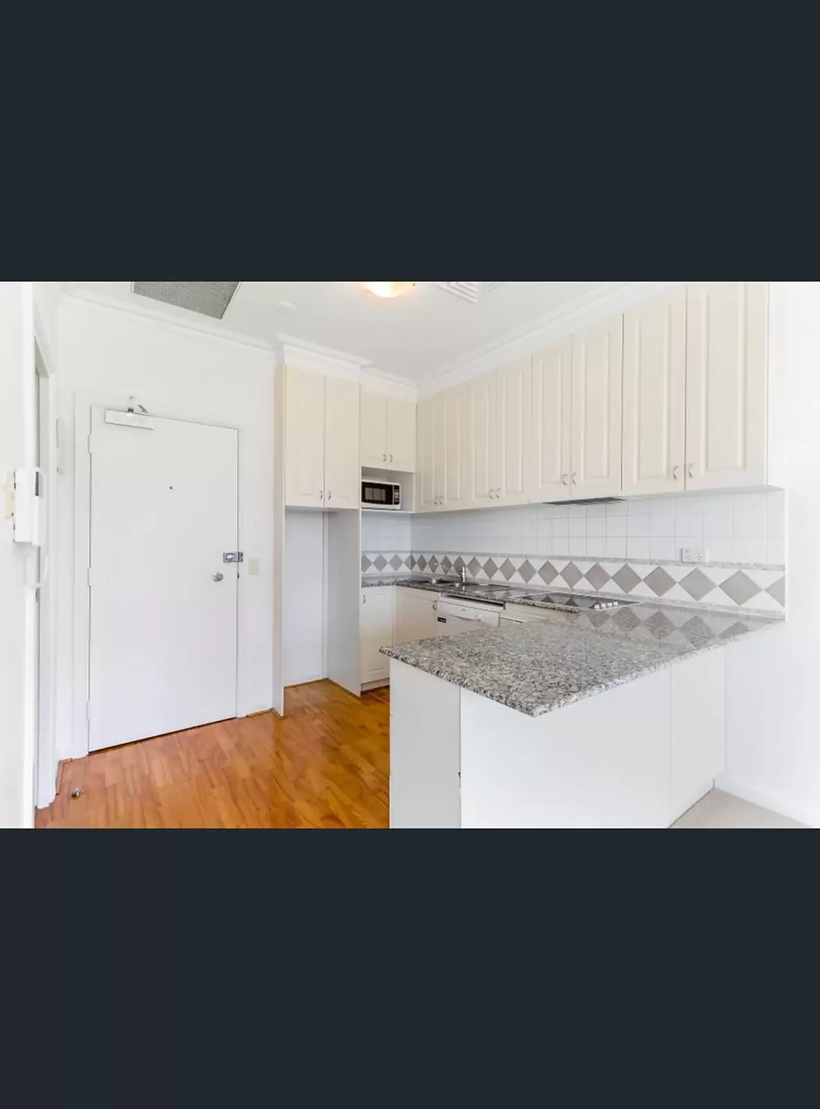 1003/22-24 Sir John Young Crescent, Woolloomooloo Sold by Sydney Sotheby's International Realty - image 3