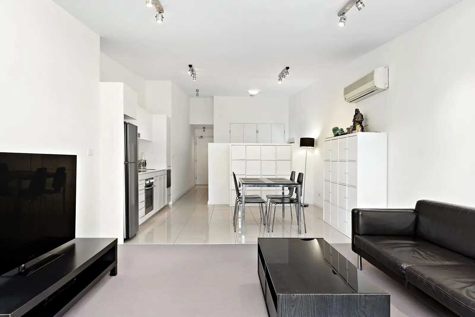216/12-14 Queen Street,  Sold by Sydney Sotheby's International Realty - image 2
