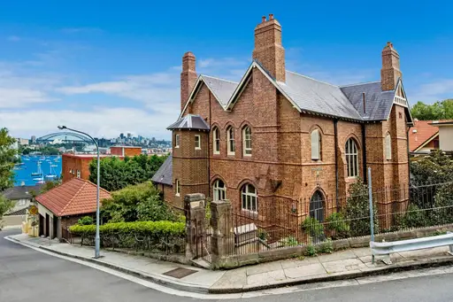 'Cloncorrick 2/32 Darling Point Road, Darling Point Sold by Sydney Sotheby's International Realty