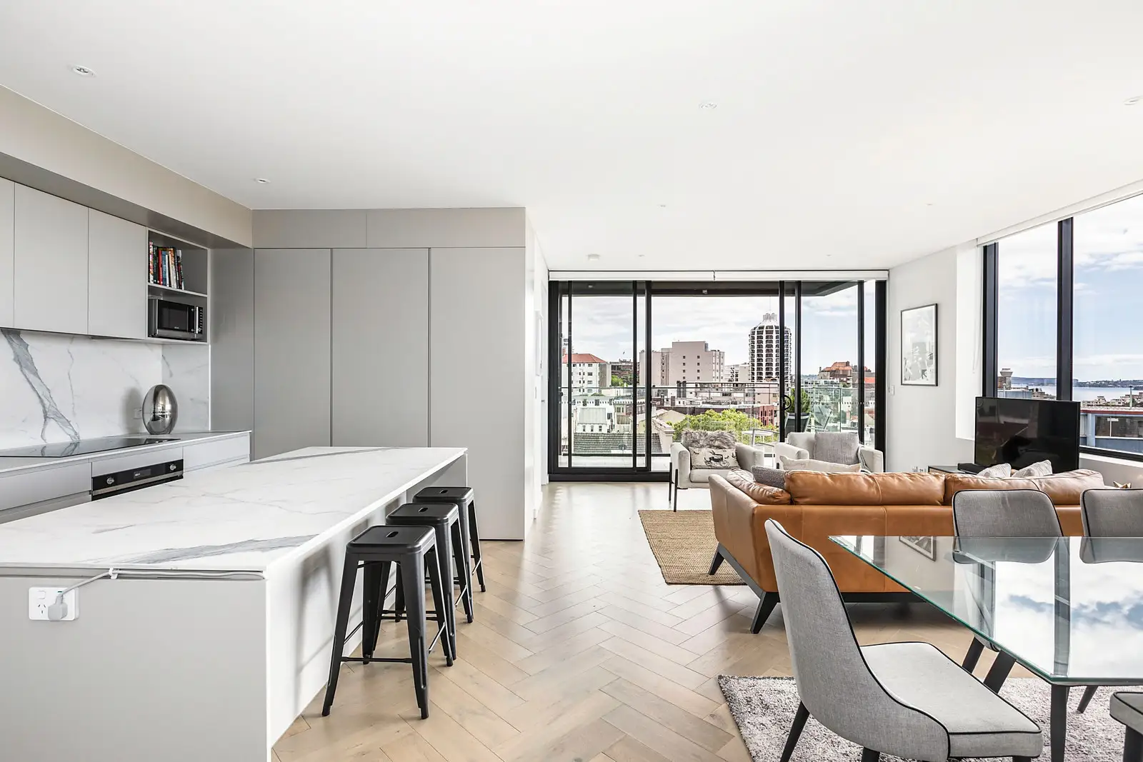 702/37 Bayswater Road, Potts Point Sold by Sydney Sotheby's International Realty - image 1