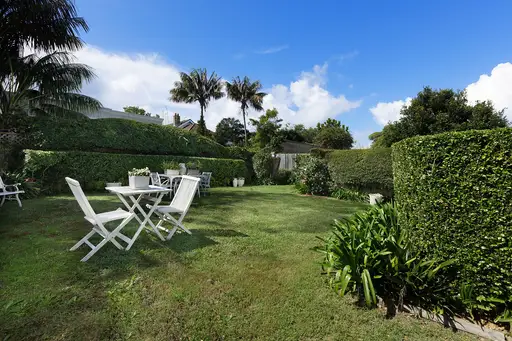 1/4 Albemarle Avenue, Rose Bay Sold by Sydney Sotheby's International Realty