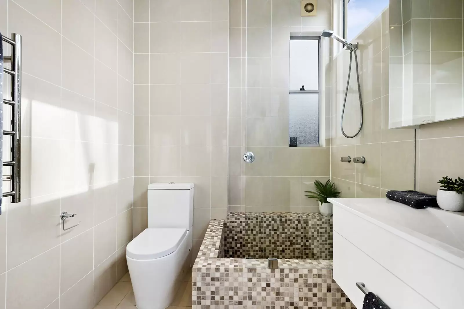 11 Alma Avenue, Enmore Sold by Sydney Sotheby's International Realty - image 9