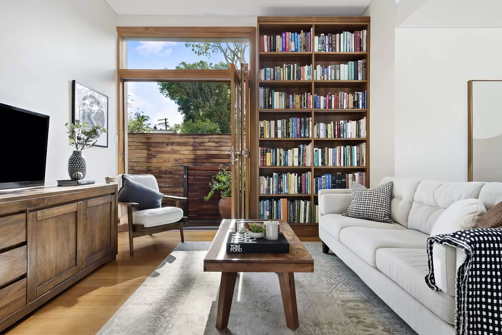 11 Alma Avenue, Enmore Sold by Sydney Sotheby's International Realty - image 4