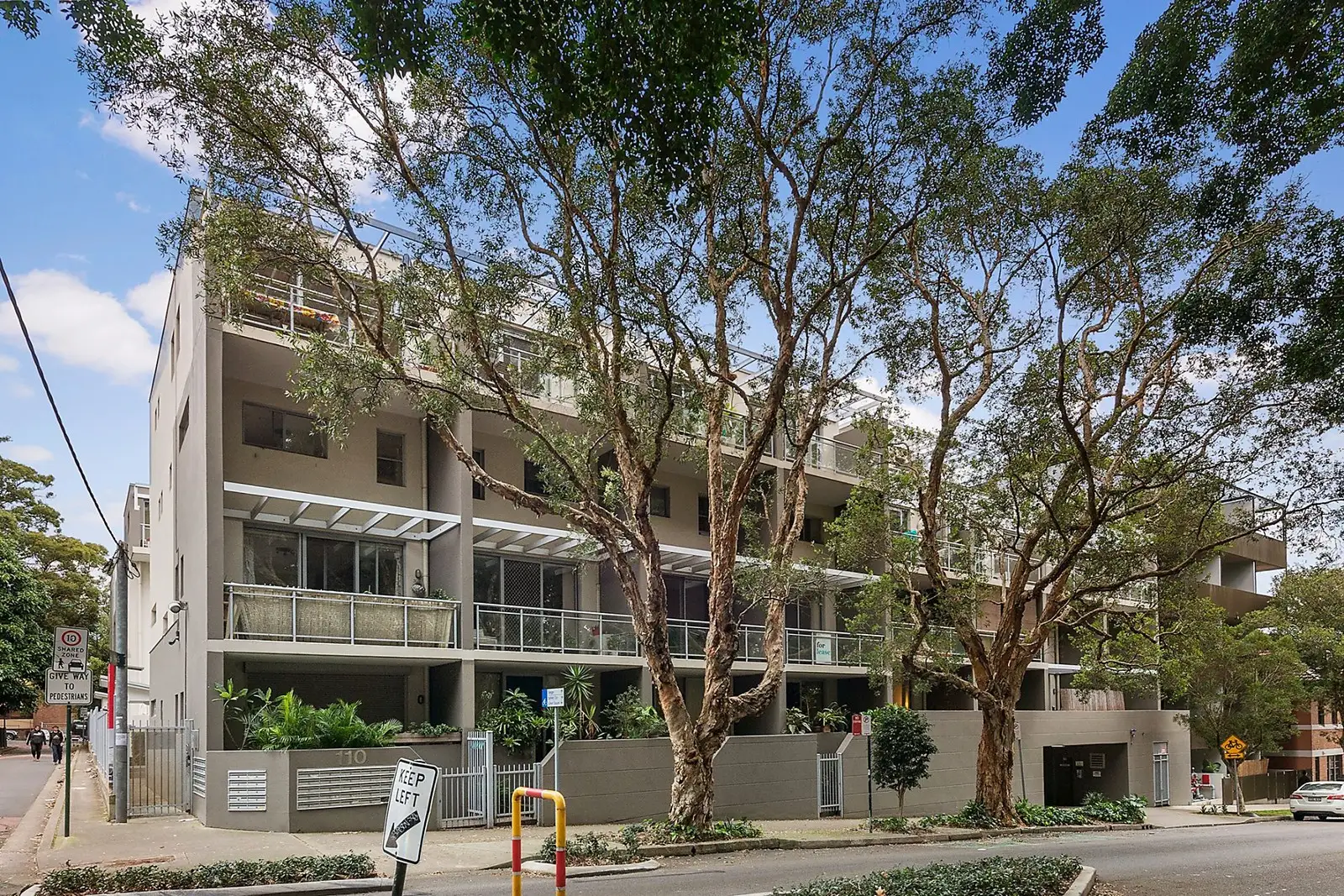 17/110 Wellington Street, Waterloo Sold by Sydney Sotheby's International Realty - image 2