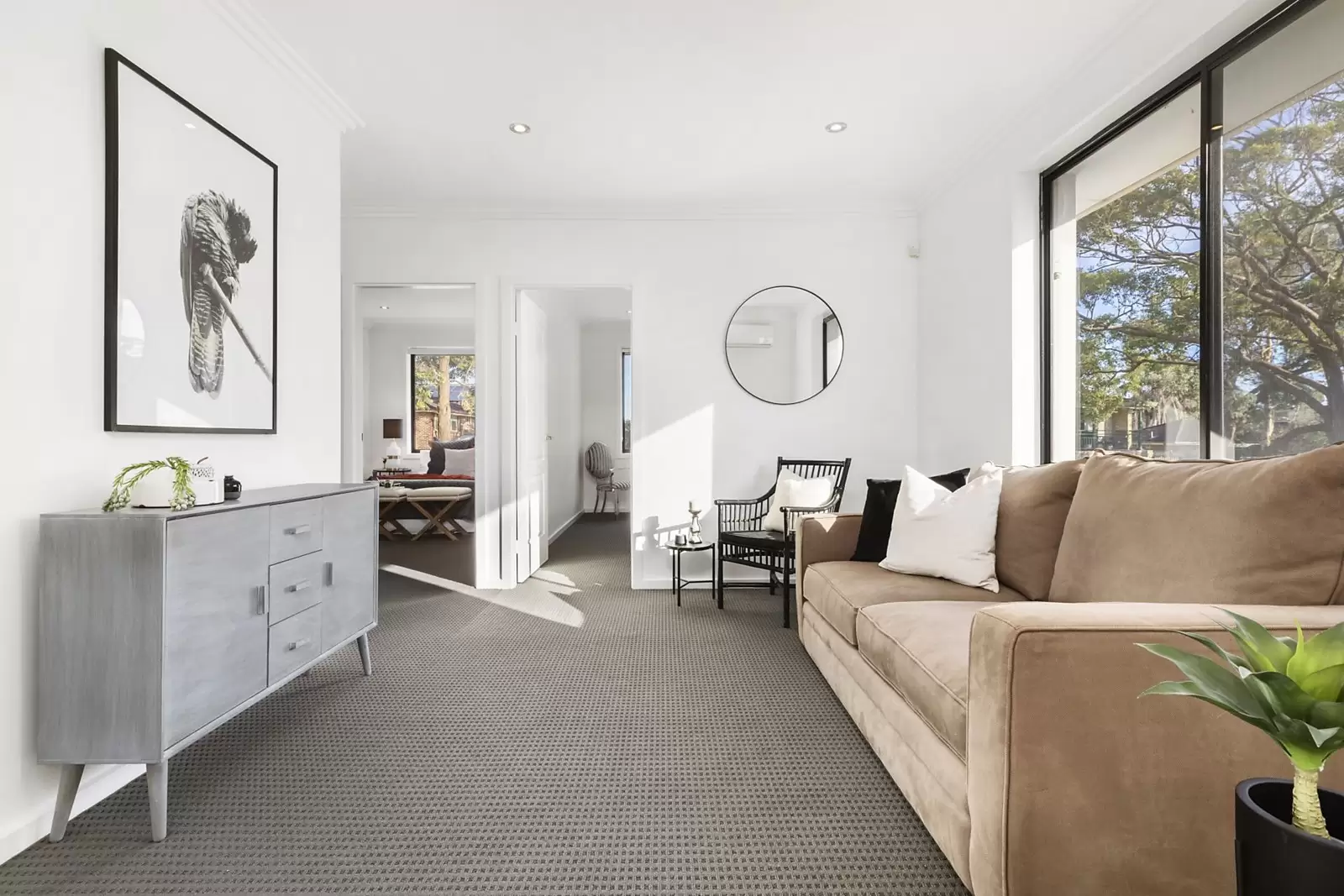 908 Forest Road, Peakhurst Sold by Sydney Sotheby's International Realty - image 4