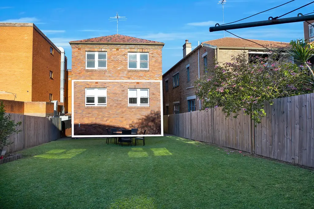 2/165 Glenayr Avenue, Bondi Beach Sold by Sydney Sotheby's International Realty