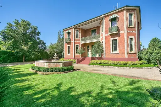 4 Allambie Boulevard, Bathurst (kelso) Sold by Sydney Sotheby's International Realty