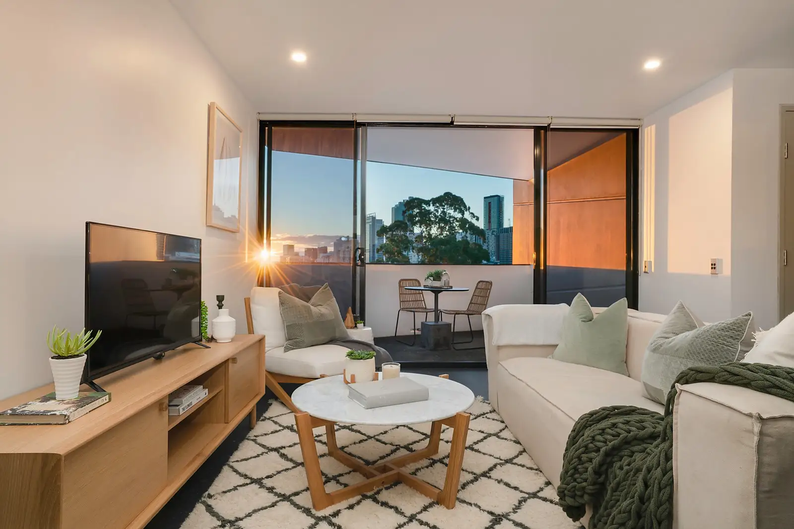 702/425 Bourke Street, Surry Hills Sold by Sydney Sotheby's International Realty - image 1
