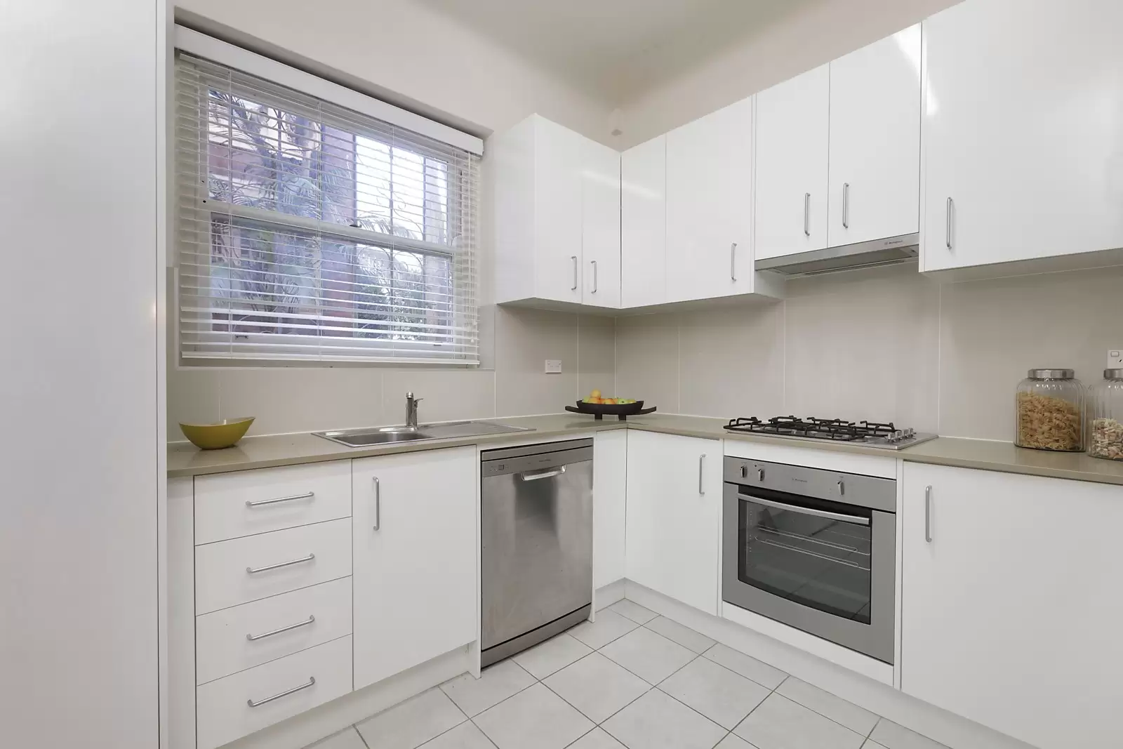 1/166 New South Head Road, Edgecliff Sold by Sydney Sotheby's International Realty - image 5