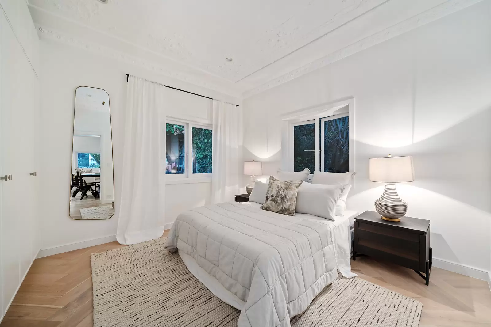 2/73 New Beach Road, Darling Point Sold by Sydney Sotheby's International Realty - image 7