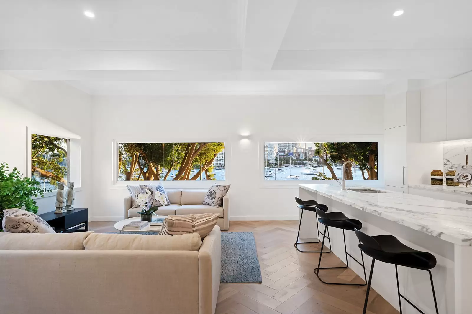 2/73 New Beach Road, Darling Point Sold by Sydney Sotheby's International Realty - image 3