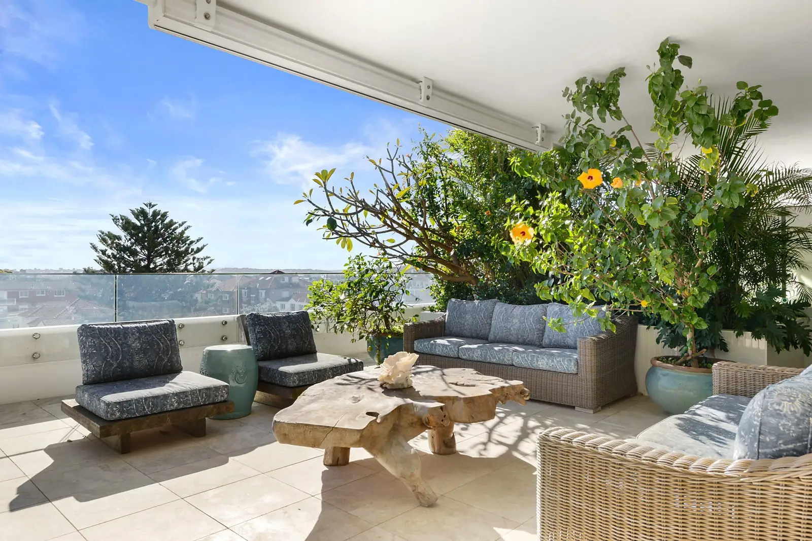 518/180-186 Campbell Parade, Bondi Beach Sold by Sydney Sotheby's International Realty - image 2