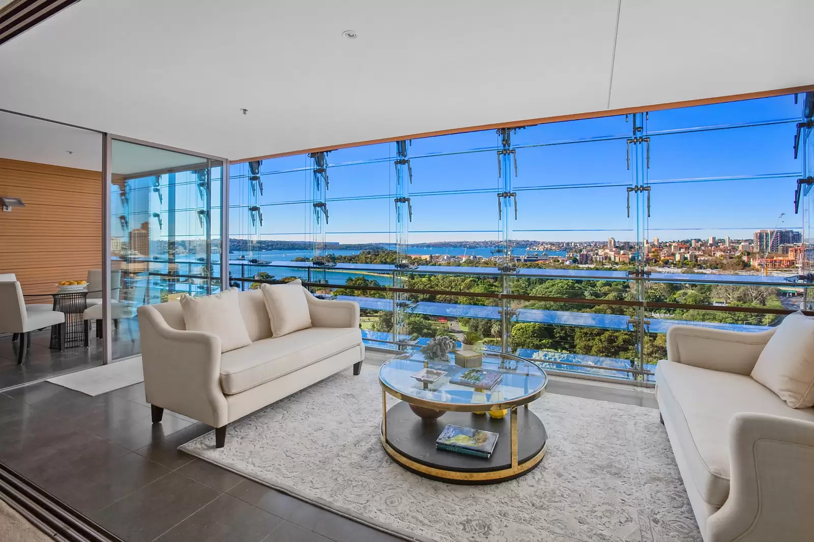 24/155 Macquarie Street, Sydney Sold by Sydney Sotheby's International Realty - image 3