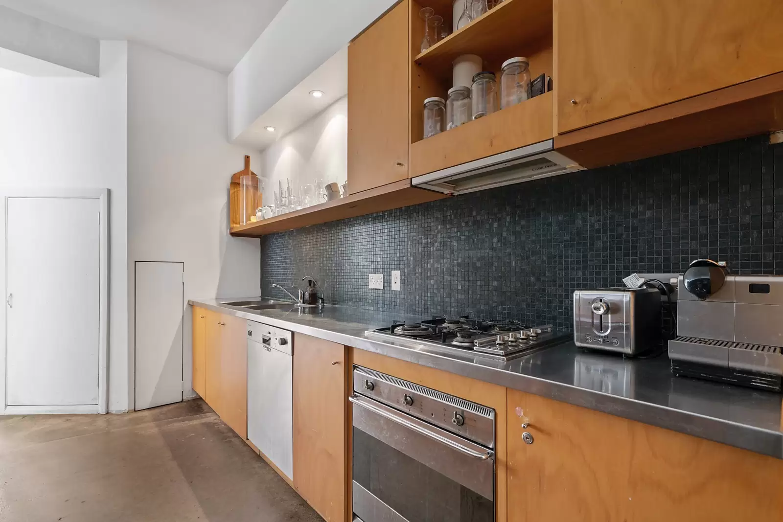 2/46-54 Foster Street, Surry Hills Sold by Sydney Sotheby's International Realty - image 9