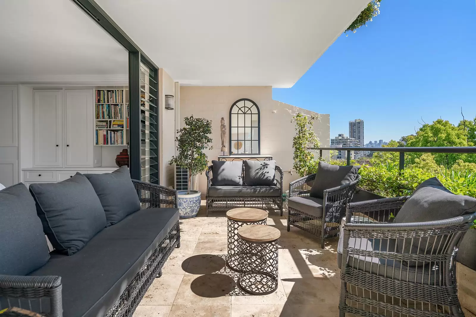 31/16-18 Rosemont Avenue, Woollahra Sold by Sydney Sotheby's International Realty - image 3
