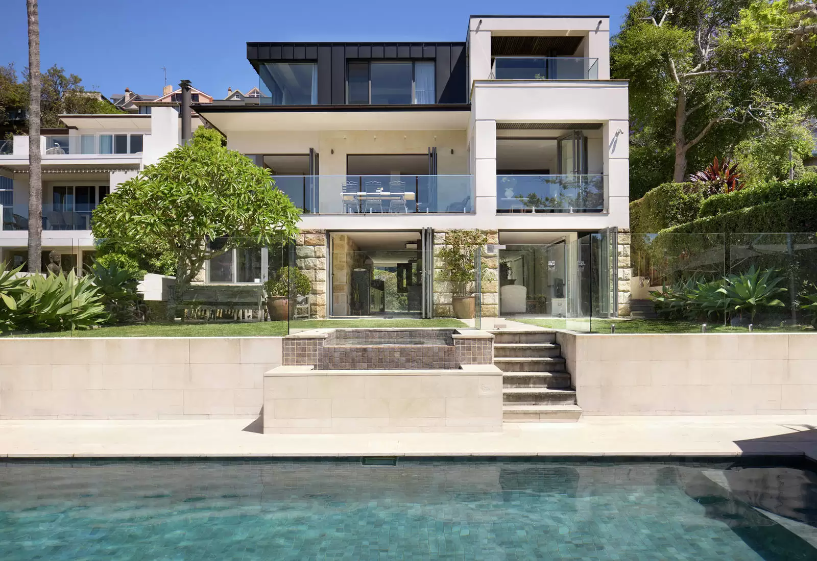8 Curlew Camp Road, Mosman Leased by Sydney Sotheby's International Realty - image 1