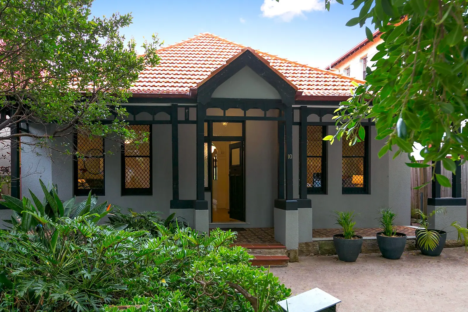 10 Consett Avenue, Bondi Beach Sold by Sydney Sotheby's International Realty - image 1