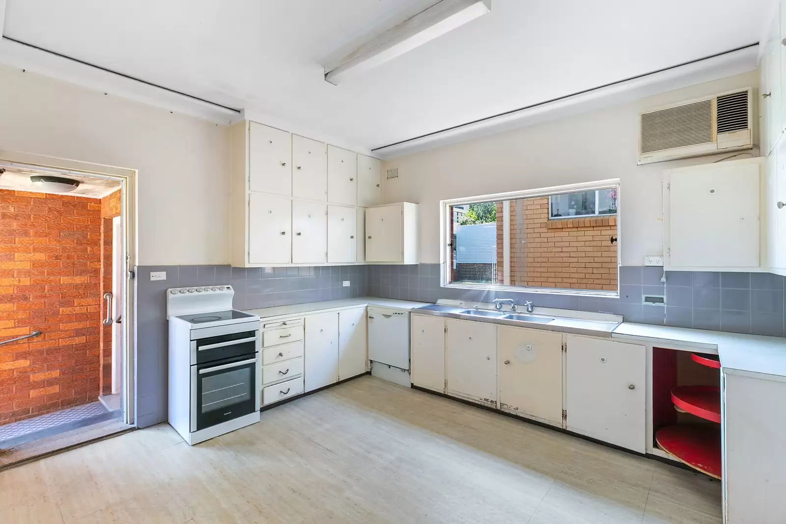 1 Oakes Place, North Bondi Sold by Sydney Sotheby's International Realty - image 8