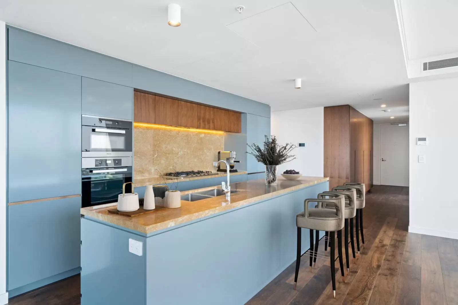 6906/115 Bathurst Street, Sydney Leased by Sydney Sotheby's International Realty - image 4