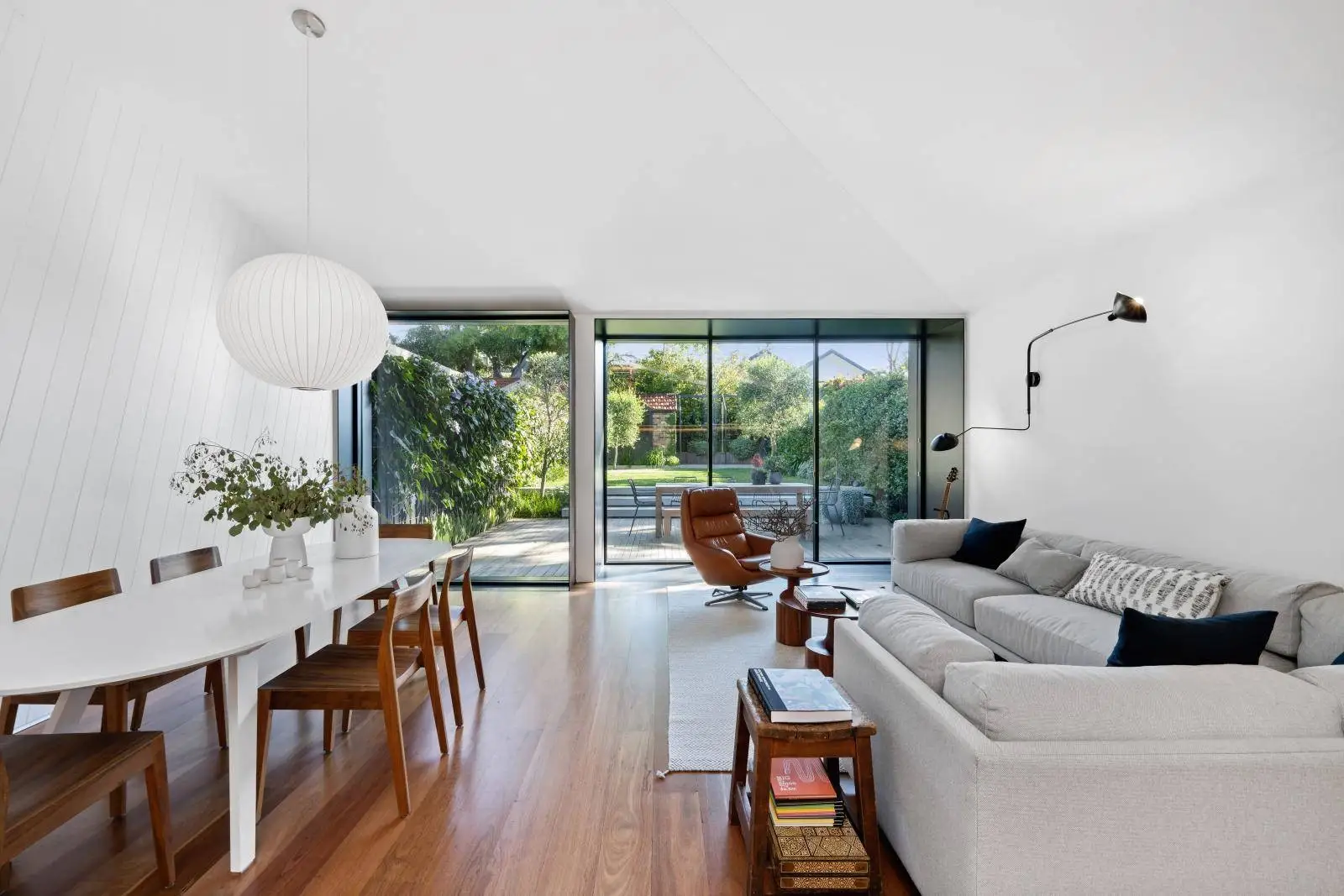 13 Russell Street, Vaucluse Leased by Sydney Sotheby's International Realty - image 1