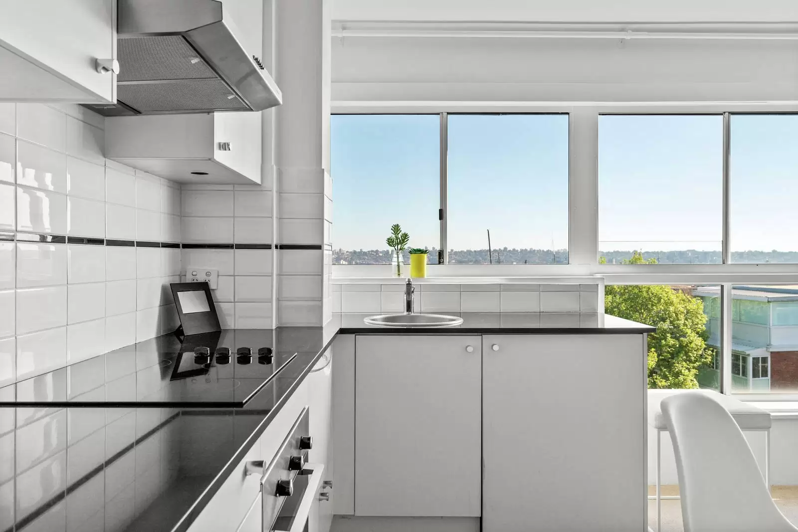 47/15 Wylde Street, Potts Point Leased by Sydney Sotheby's International Realty - image 9