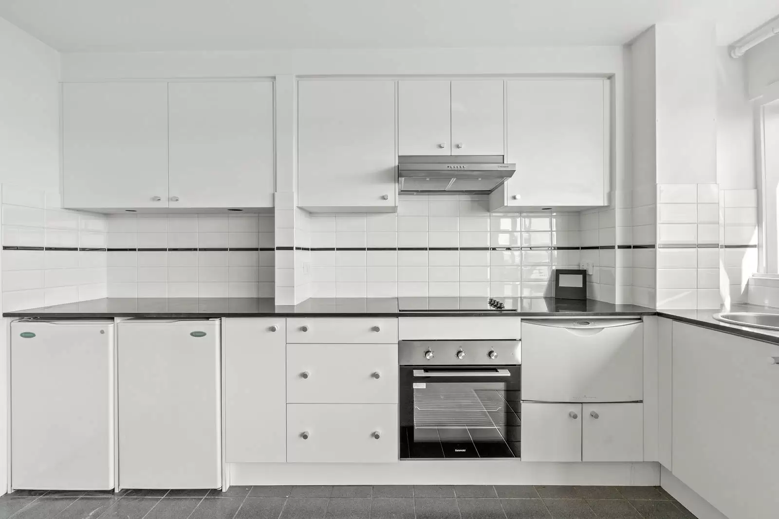 47/15 Wylde Street, Potts Point Leased by Sydney Sotheby's International Realty - image 5