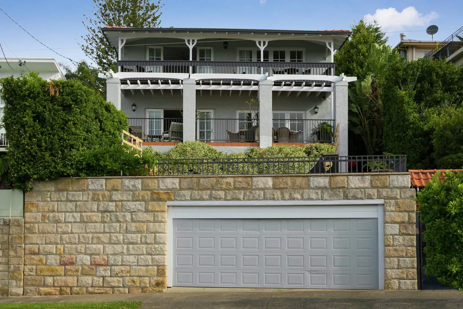 205 Hopetoun Avenue, Vaucluse Leased by Sydney Sotheby's International Realty - image 1