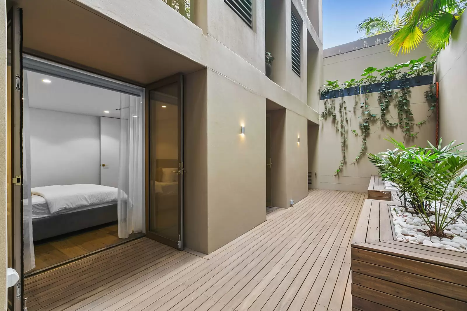 1/47 New Beach Road, Darling Point Sold by Sydney Sotheby's International Realty - image 22
