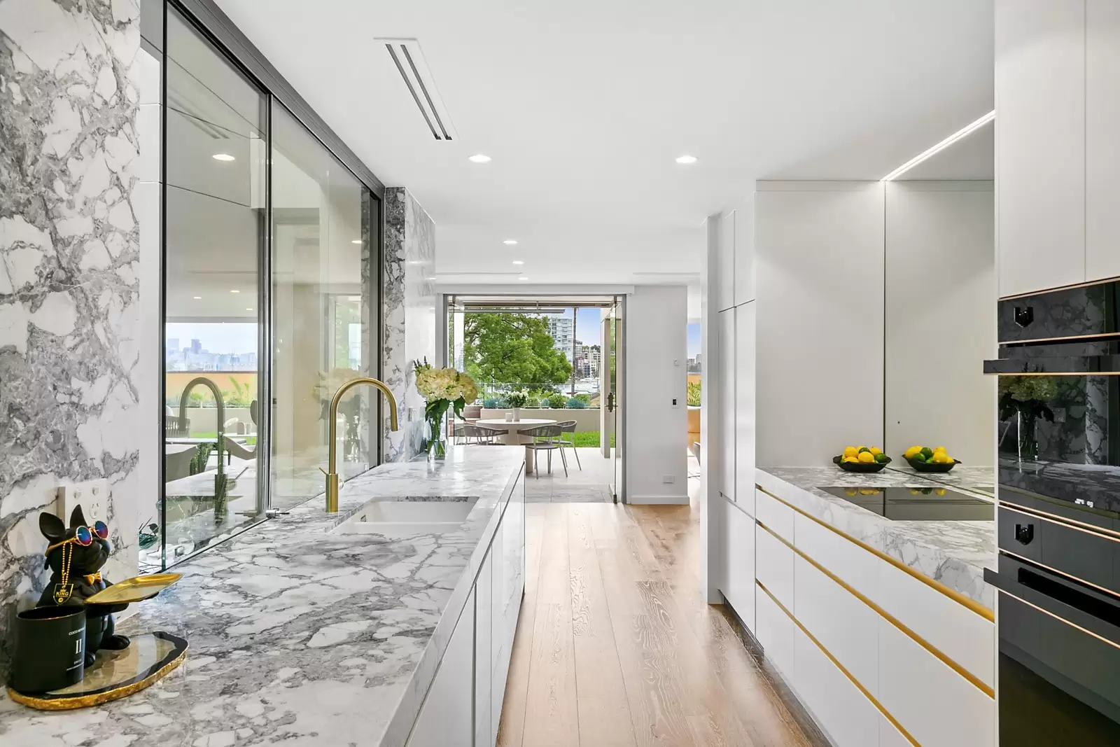 1/47 New Beach Road, Darling Point Sold by Sydney Sotheby's International Realty - image 12