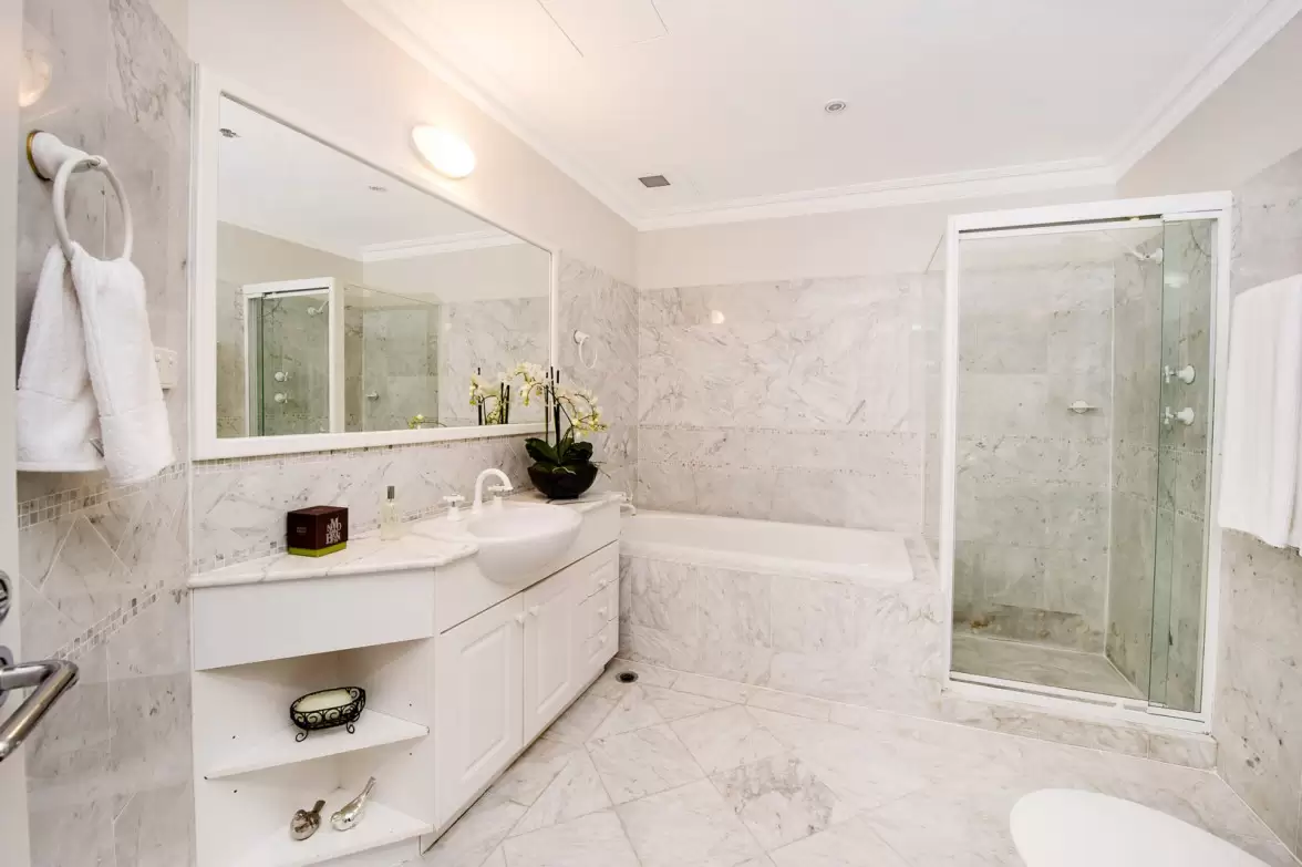 'The Domain' 1202/22 Sir John Young Crescent, Woolloomooloo Sold by Sydney Sotheby's International Realty - image 9