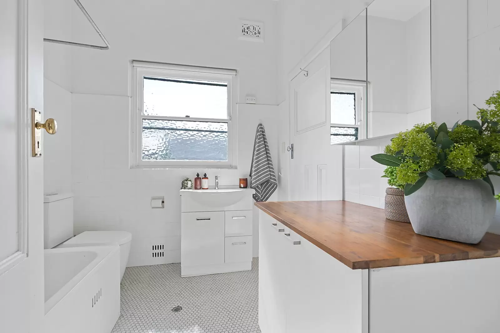 42 Darling Point Road, Darling Point Sold by Sydney Sotheby's International Realty - image 11