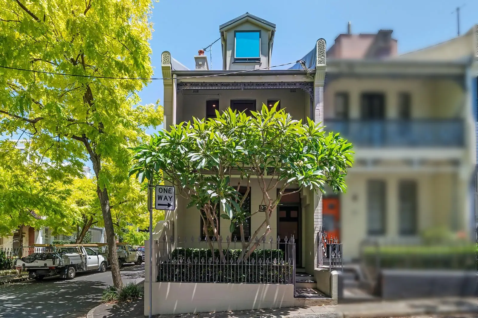 27 West Avenue, Darlinghurst Sold by Sydney Sotheby's International Realty - image 1
