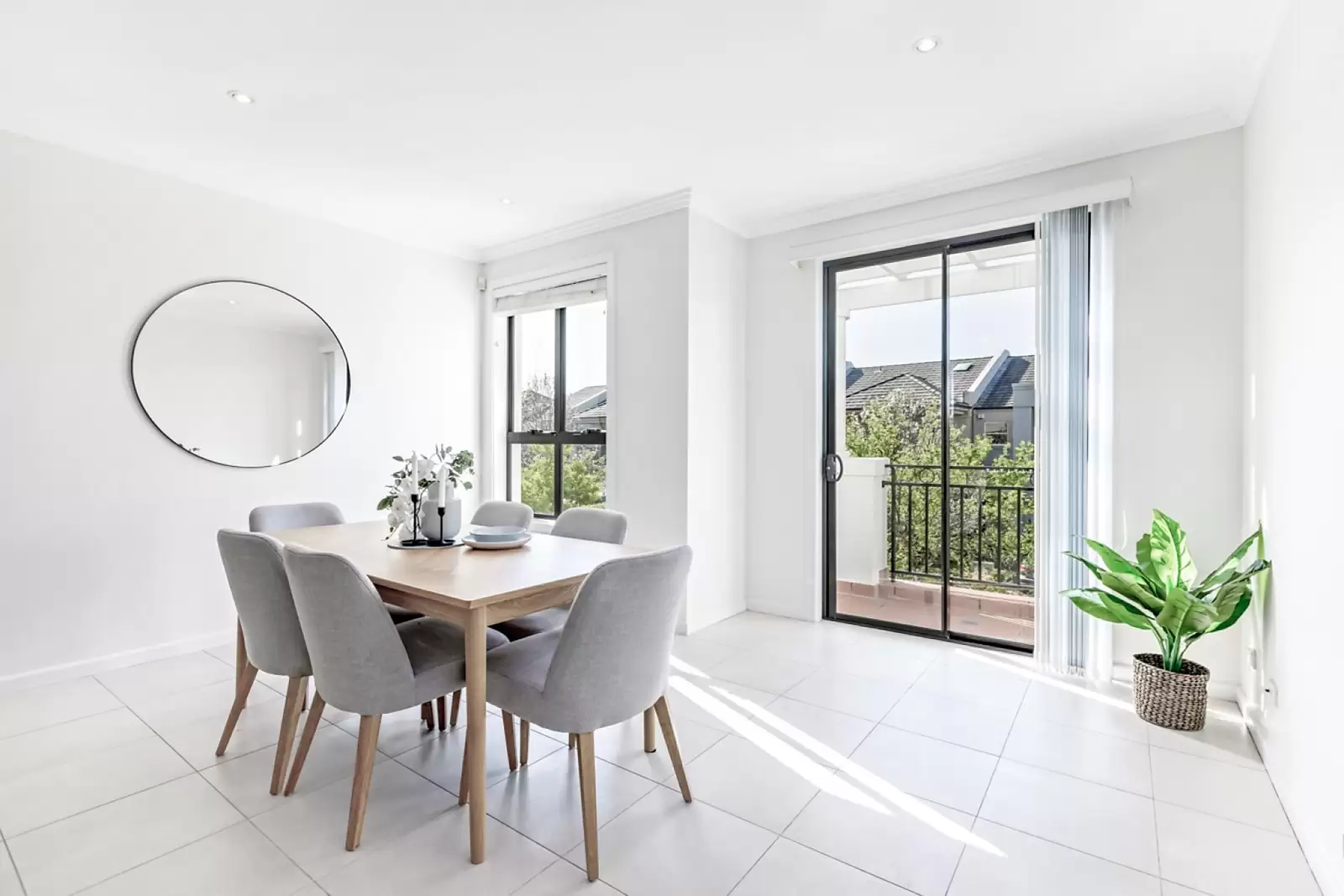 96 Linden Way, Bella Vista Sold by Sydney Sotheby's International Realty - image 5