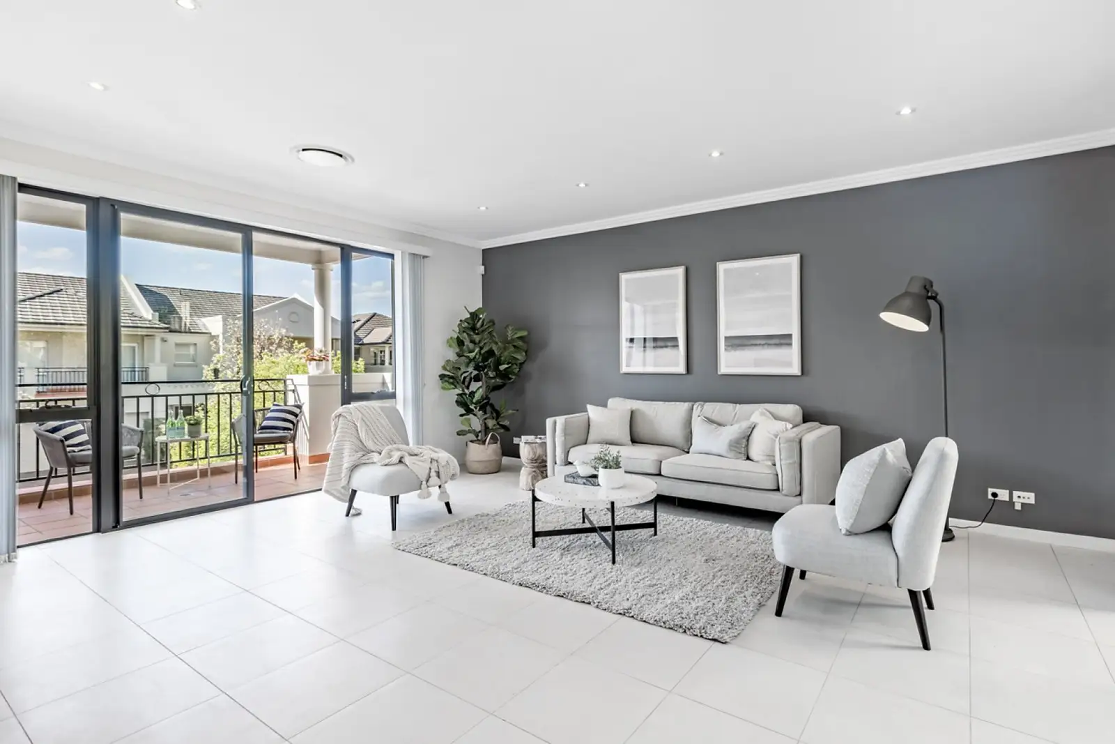 96 Linden Way, Bella Vista Sold by Sydney Sotheby's International Realty - image 2