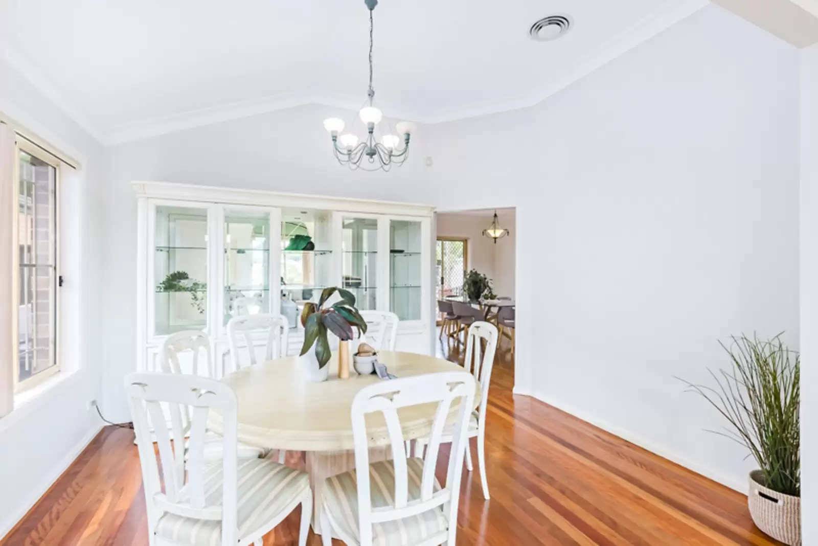 39 John Road, Cherrybrook Sold by Sydney Sotheby's International Realty - image 5
