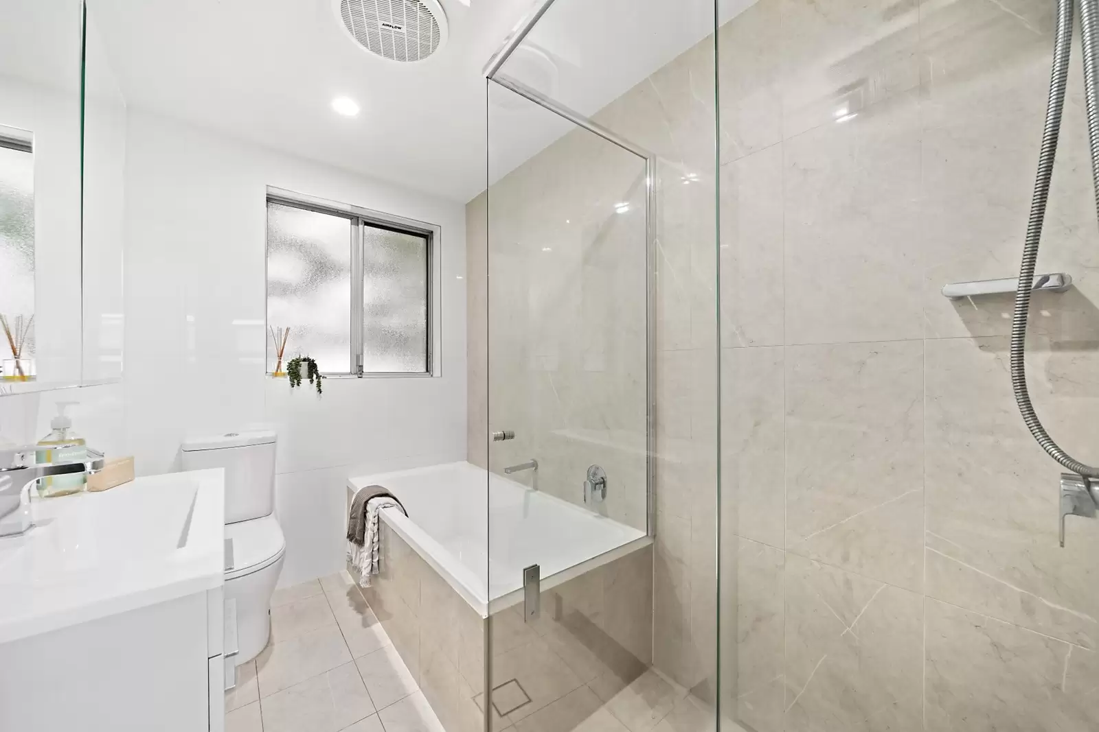 2/28 Hooper Street, Randwick Sold by Sydney Sotheby's International Realty - image 5