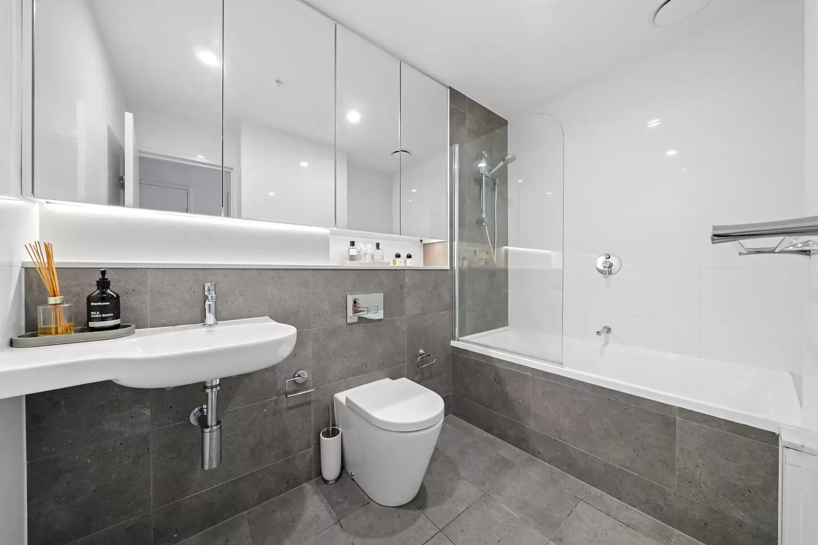 204/581 Gardeners Road, Mascot Sold by Sydney Sotheby's International Realty - image 4