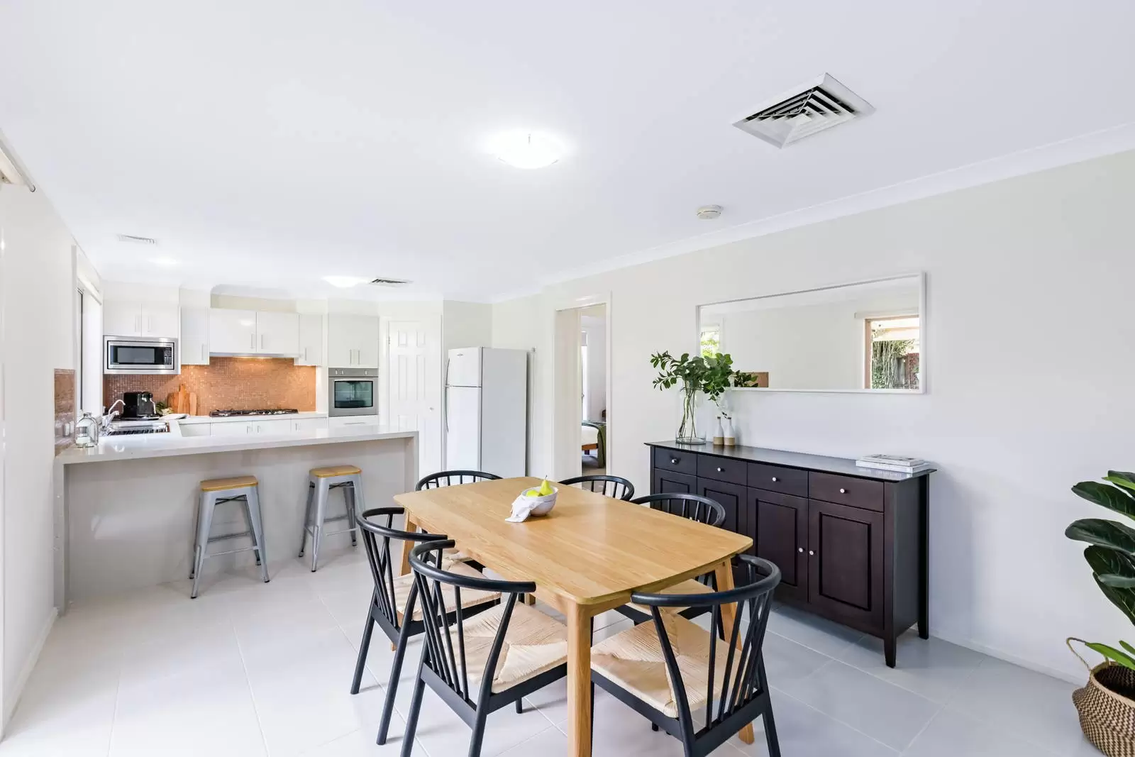 45 John Road, Cherrybrook Sold by Sydney Sotheby's International Realty - image 3