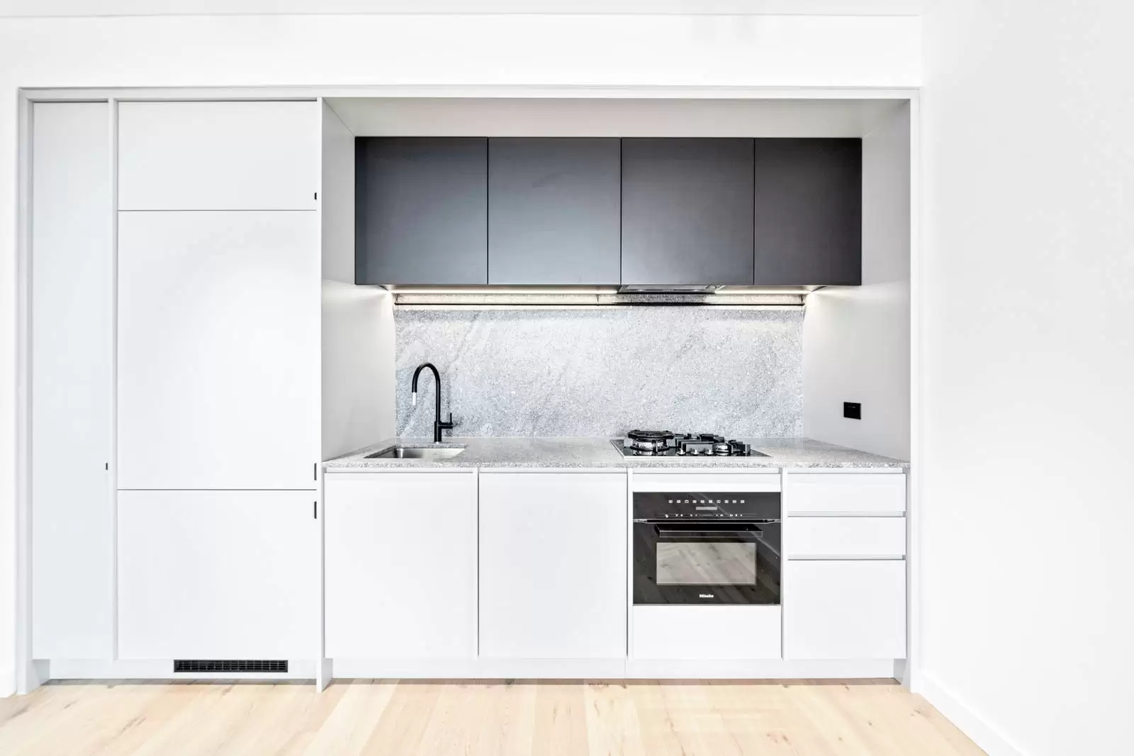 412/16 Spring Street, Bondi Junction Leased by Sydney Sotheby's International Realty - image 3