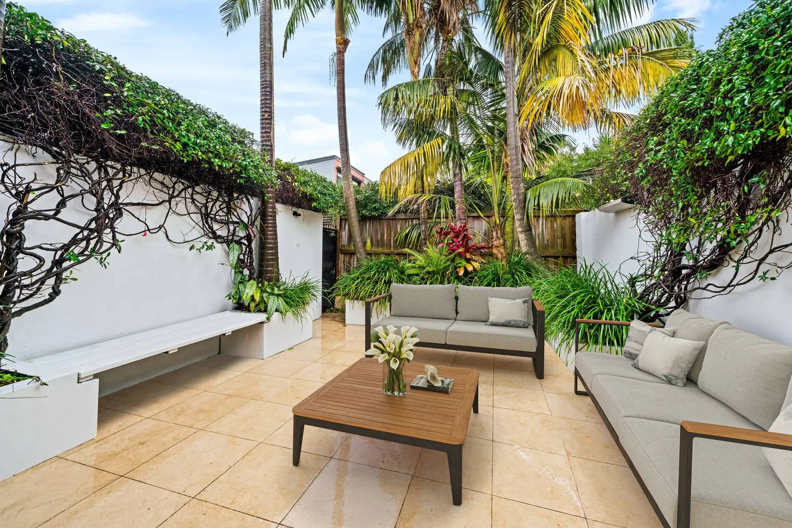 29 Philip Street, Bondi Leased by Sydney Sotheby's International Realty - image 2