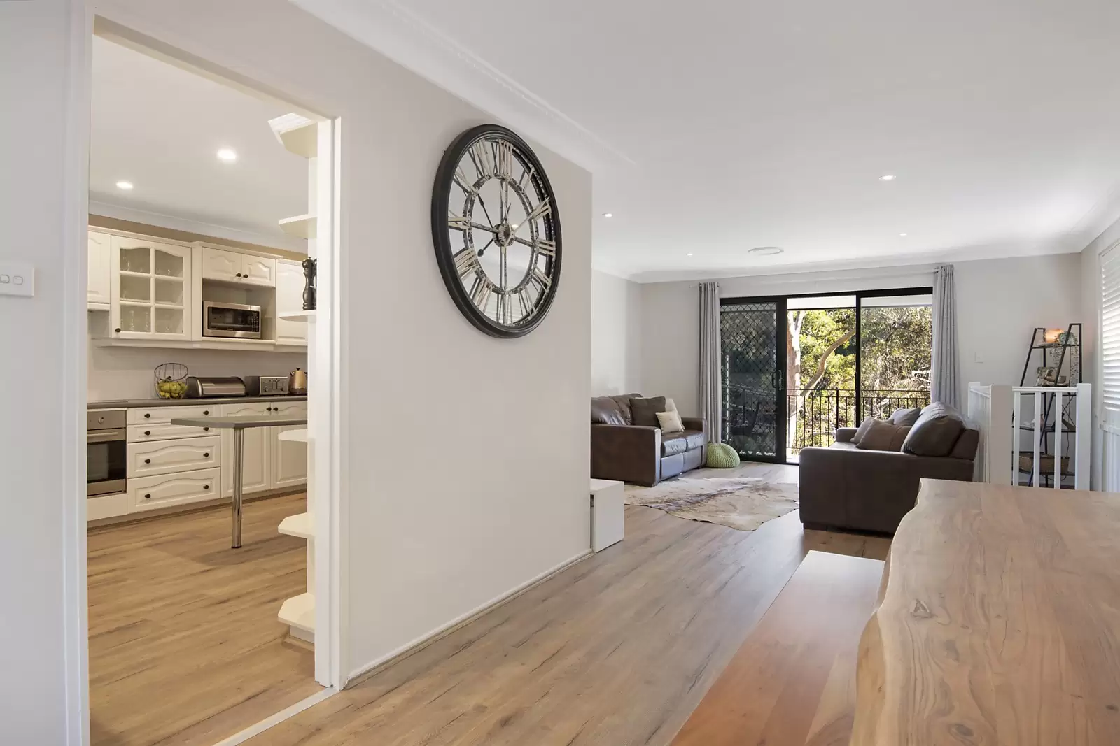 1063 Forest Road, Lugarno Sold by Sydney Sotheby's International Realty - image 3