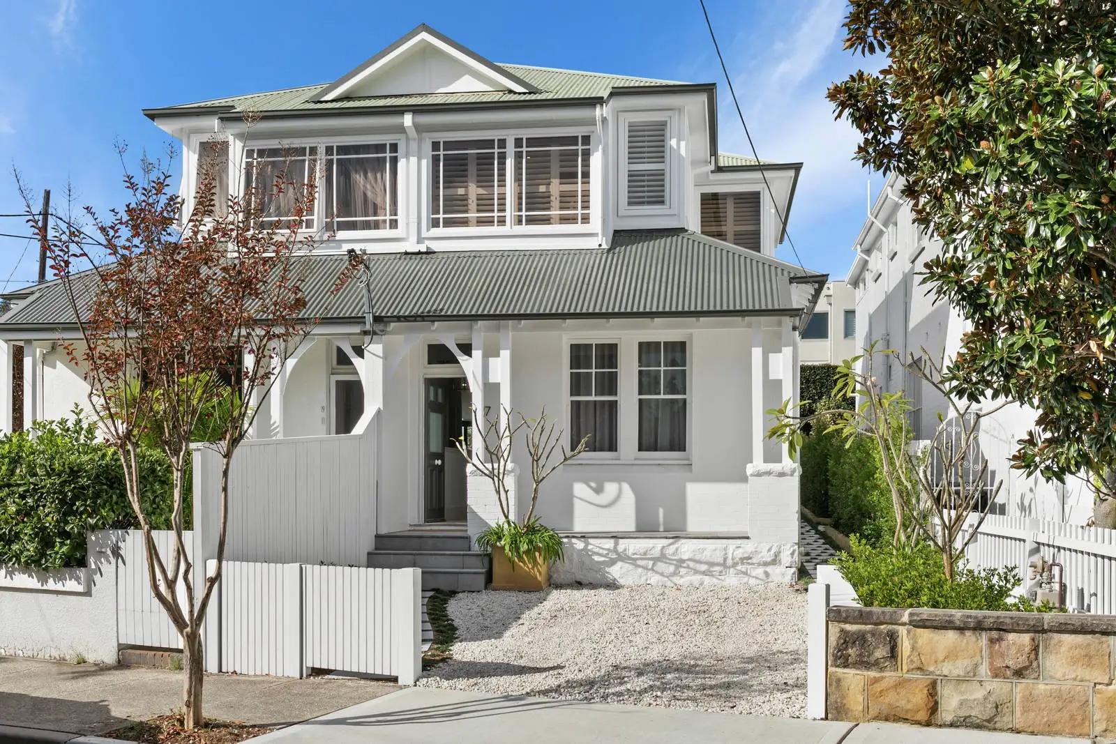17 Palmerston Street, Vaucluse Leased by Sydney Sotheby's International Realty - image 1