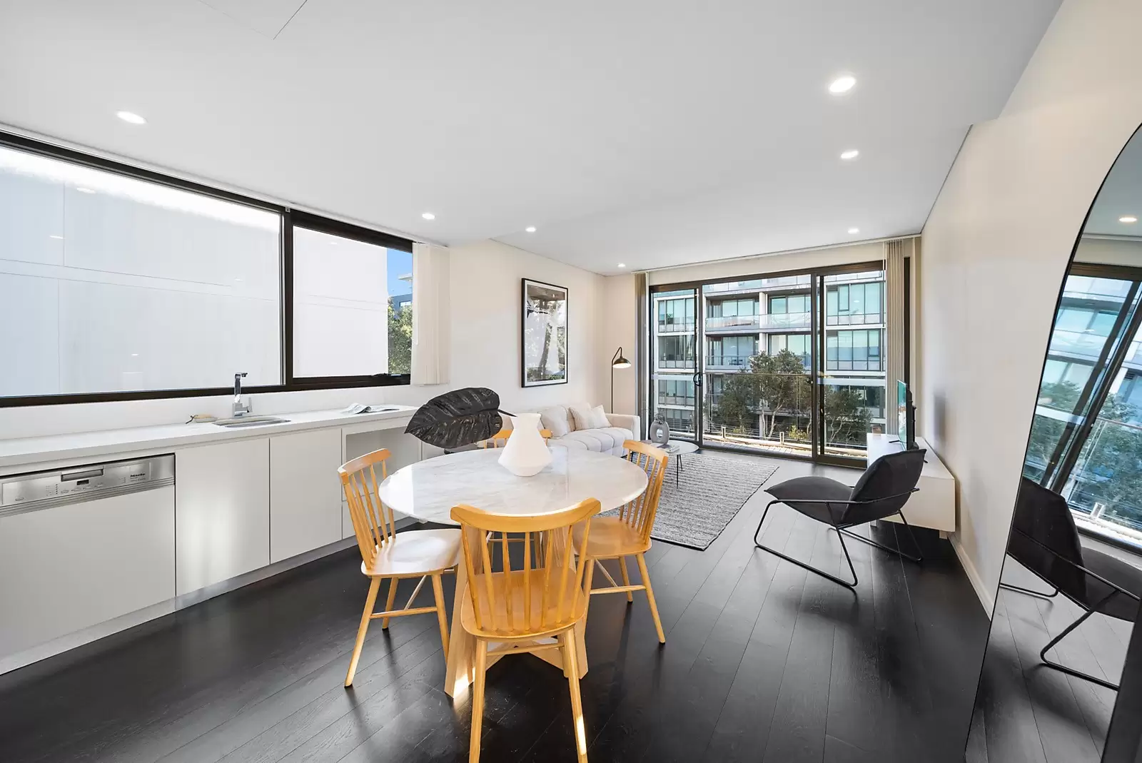305/39-47 Mentmore Avenue, Rosebery Sold by Sydney Sotheby's International Realty - image 3