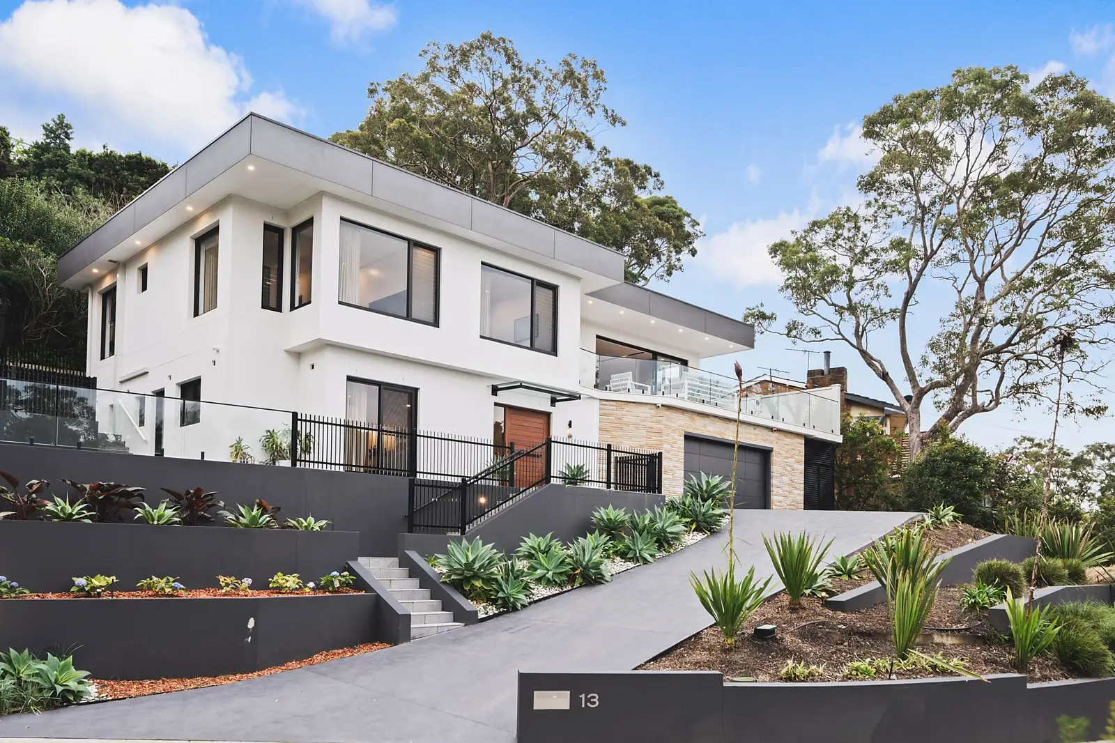 13 Cheyne Walk, Castlecrag Sold by Sydney Sotheby's International Realty - image 1