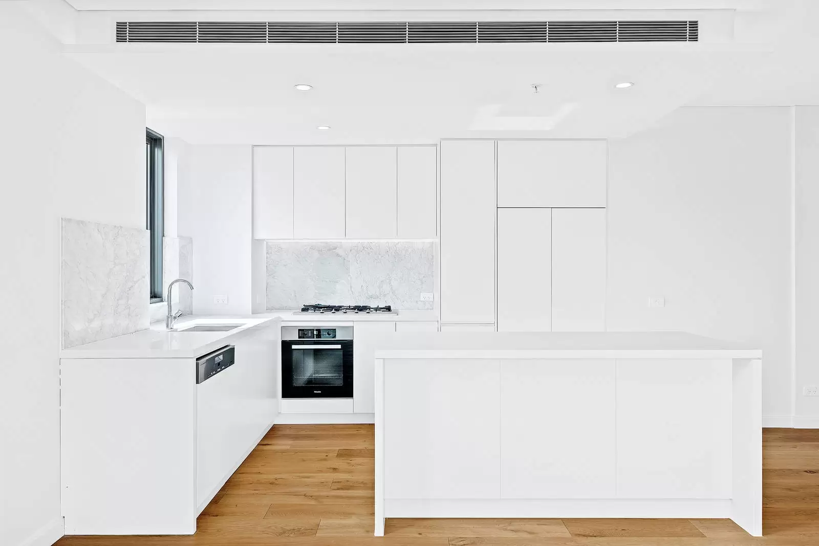 502/13 Oscar Street, Chatswood Leased by Sydney Sotheby's International Realty - image 4