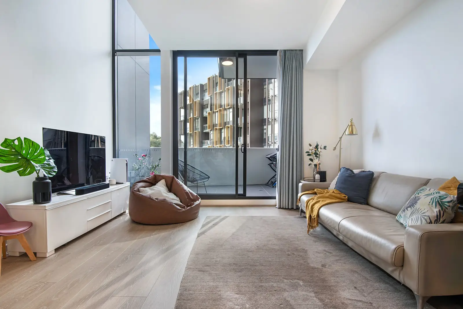 311/1 Link Road, Zetland Sold by Sydney Sotheby's International Realty - image 2